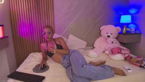 biancaa__18 online show from March 2026 07:41:02 PM