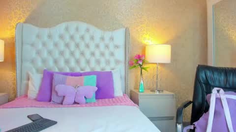 Snapshot of biancamonroe_ chatting on June 2026 02:32:02 PM Bianca online show from June 2026 02:32:02 PM