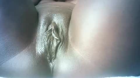 pretty online show from February 2025 10:40:02 AM