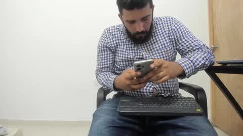 Tommy online show from November 2025 08:41:02 PM