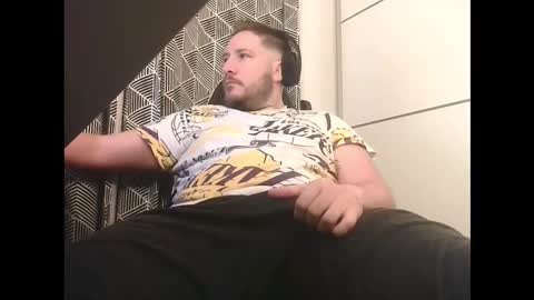 Snapshot of big_sele chatting on November 2025 06:01:01 AM bigbroly88 online show from November 2025 06:01:01 AM