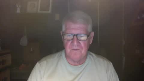 Snapshot of bigbeerdrinker1 chatting on October 2025 04:13:02 AM bigbeerdrinker online show from October 2025 04:13:02 AM