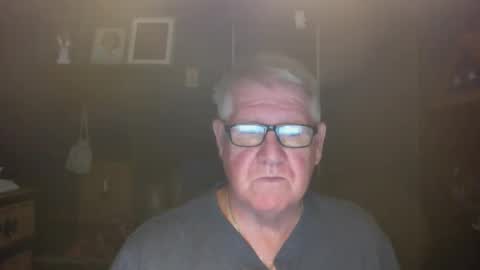 Snapshot of bigbeerdrinker1 chatting on October 2025 04:35:02 AM bigbeerdrinker online show from October 2025 04:35:02 AM