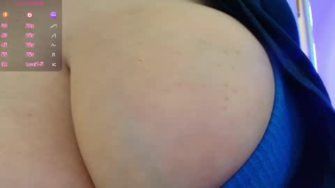 Snapshot of bigbittiesandfun chatting on June 2026 12:58:02 AM bigbittiesandfun online show from June 2026 12:58:02 AM