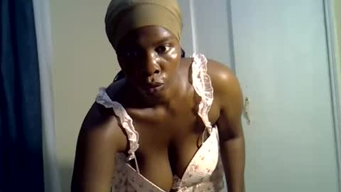 Vee online show from October 2025 08:25:01 PM