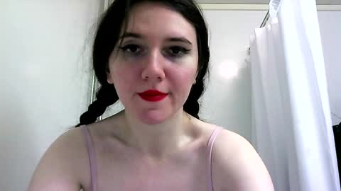 Isabella online show from February 2025 02:39:01 AM