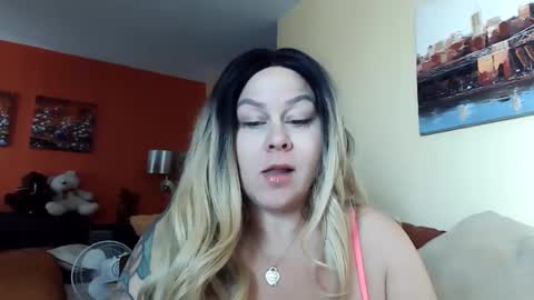 Snapshot of bigbreastsabrina chatting on January 2025 03:39:02 PM BIG BREAST SABRINA online show from January 2025 03:39:02 PM