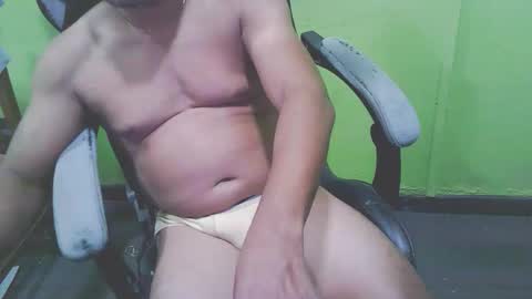 Snapshot of bigdickguyaux chatting on December 2025 07:43:02 PM bigdickguyaux online show from December 2025 07:43:02 PM