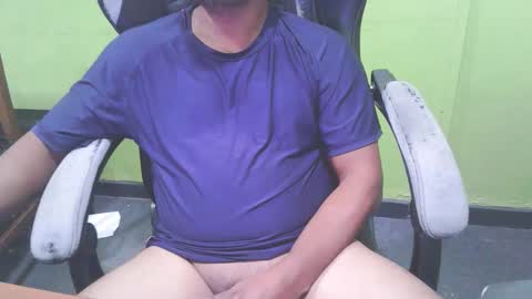 Snapshot of bigdickguyaux chatting on January 2026 05:49:02 PM bigdickguyaux online show from January 2026 05:49:02 PM