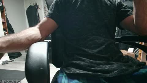 George Forest Dickyduby on all Socials online show from December 2025 04:22:01 AM