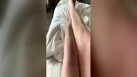 bigger22332233 online show from April 2026 09:17:02 PM