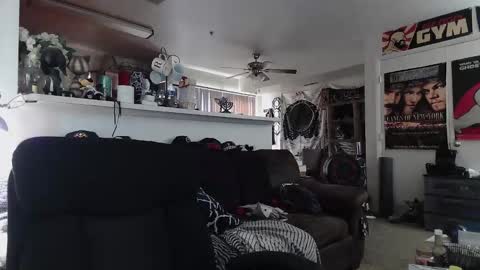 biggerisbetter21 online show from December 2025 09:11:02 PM