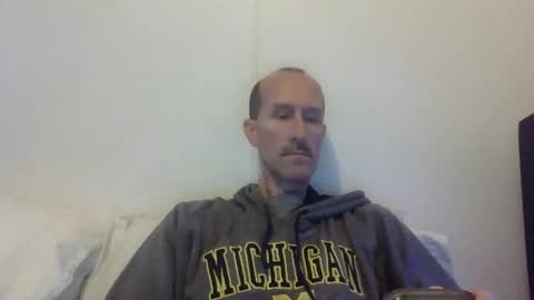 Snapshot of bighugemouthful chatting on November 2025 09:48:02 PM Chaz online show from November 2025 09:48:02 PM