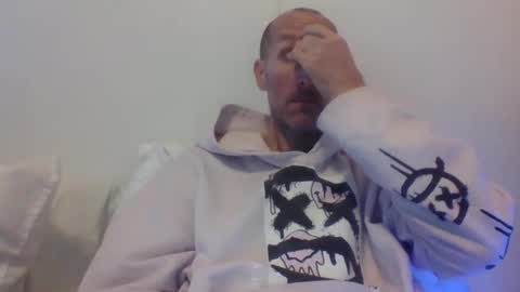 Chaz online show from November 2025 06:08:01 PM