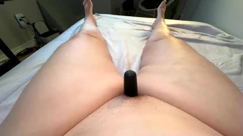 Snapshot of bigirl1979 chatting on December 2024 01:17:02 PM LIVE online show from December 2024 01:17:02 PM