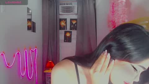 kiaaannaaaa online show from April 2026 09:38:01 PM