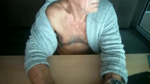 Snapshot of bigomale63 chatting on December 2024 08:33:02 AM Anton online show from December 2024 08:33:02 AM