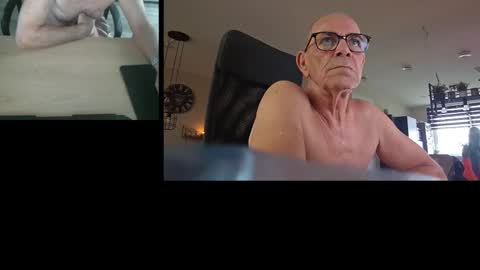 Snapshot of bigomale63 chatting on March 2025 07:43:02 AM Anton online show from March 2025 07:43:02 AM