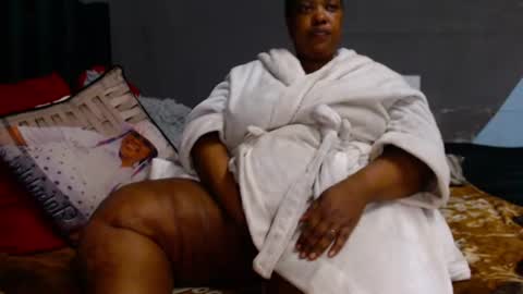 bigsuperbutt online show from June 2026 08:24:01 PM