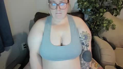 Snapshot of bigtittybbw chatting on December 2024 10:24:02 PM bigtittybbw online show from December 2024 10:24:02 PM