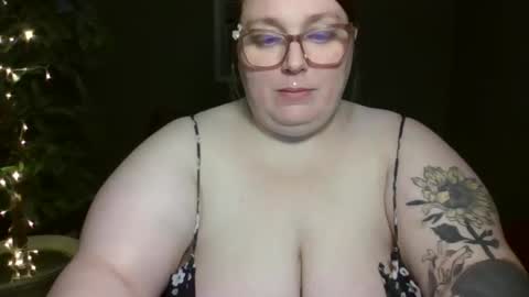 Snapshot of bigtittybbw chatting on January 2025 06:24:02 AM bigtittybbw online show from January 2025 06:24:02 AM