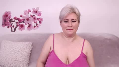 Snapshot of bijouceline chatting on February 2025 11:37:02 PM Celine online show from February 2025 11:37:02 PM