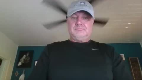Snapshot of billjames55 chatting on April 2026 06:10:01 PM billjames55 online show from April 2026 06:10:01 PM