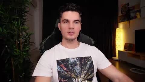 Snapshot of billypassion chatting on November 2025 01:43:01 PM BillyPassion online show from November 2025 01:43:01 PM