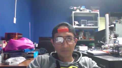 Manu O online show from April 2026 08:45:02 PM