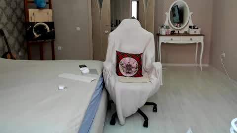 Victoria online show from February 2025 03:39:02 AM