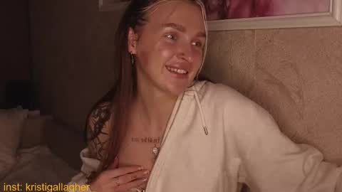 Snapshot of bitch_im_witch chatting on October 2025 06:39:02 PM Kristina online show from October 2025 06:39:02 PM