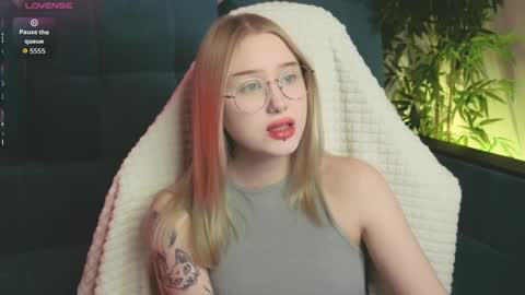 Julia online show from April 2026 08:19:01 AM