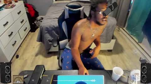 Plant Base Streamers From Pennsylvania online show from January 2025 11:22:02 PM