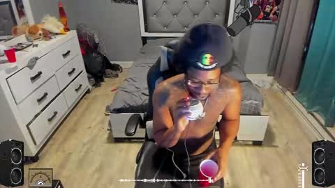 Plant Base Streamers From Pennsylvania online show from February 2025 11:53:02 PM