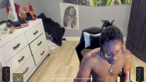 Plant Base Streamers From Pennsylvania online show from September 2025 10:25:02 PM