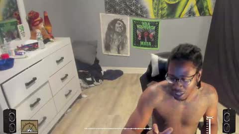 Plant Base Streamers From Pennsylvania online show from October 2025 11:26:02 PM