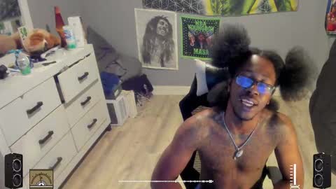 Plant Base Streamers From Pennsylvania online show from October 2025 12:21:02 AM