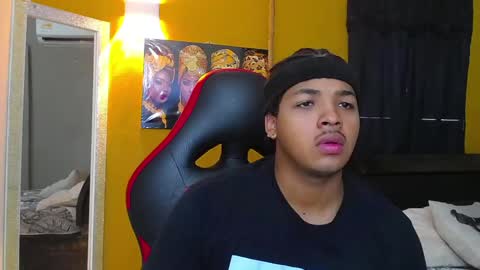 black_king_241 online show from February 2025 02:33:01 PM