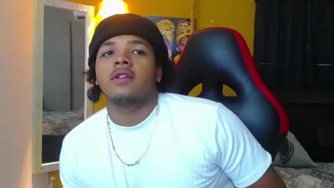 black_king_241 online show from February 2025 06:23:01 PM