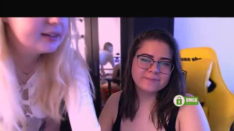 Snapshot of black_neon chatting on September 2025 06:28:02 AM Sasha and Bella online show from September 2025 06:28:02 AM