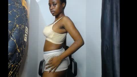 Snapshot of blackbeauty60 chatting on June 2026 05:30:02 PM lela online show from June 2026 05:30:02 PM