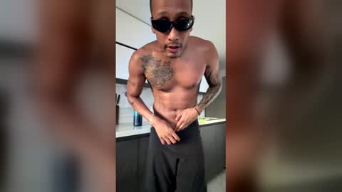 Snapshot of blackboy2874 chatting on May 2026 11:00:01 PM DWAYNE BELL online show from May 2026 11:00:01 PM