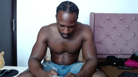 Twtter 1MikeBeckford            Onlyfns beckfordmike online show from December 2024 12:11:01 AM