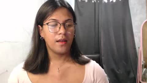 Snapshot of blackpinayts chatting on October 2025 01:49:01 AM Ellez online show from October 2025 01:49:01 AM