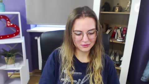 Z O E Y online show from December 2024 11:22:02 AM