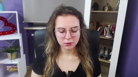 Z O E Y online show from January 2025 05:58:01 AM