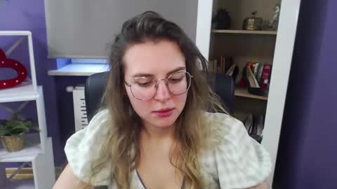 Z O E Y online show from January 2025 10:00:02 AM