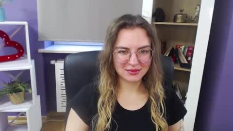 Z O E Y online show from January 2025 08:41:01 AM