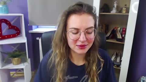 Z O E Y online show from February 2025 09:08:01 AM