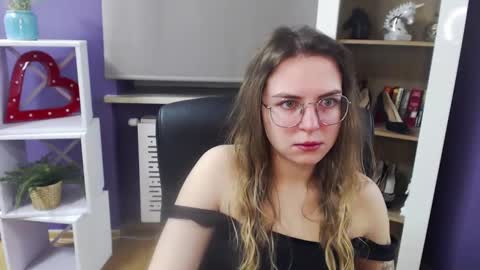 Z O E Y online show from February 2025 05:37:01 AM